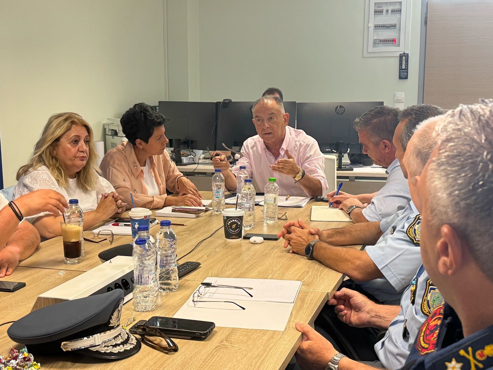 Έκτακτη σύσκεψη με Κέλλα στη Λάρισα